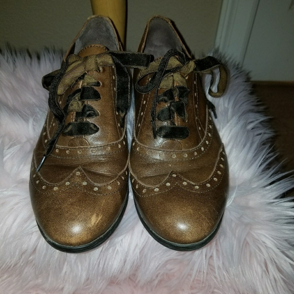 Born leather shoes